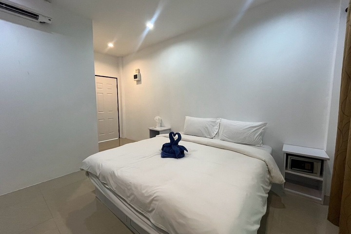 Room 8 of 61