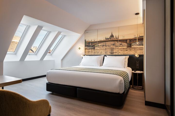 Room 47 of 75