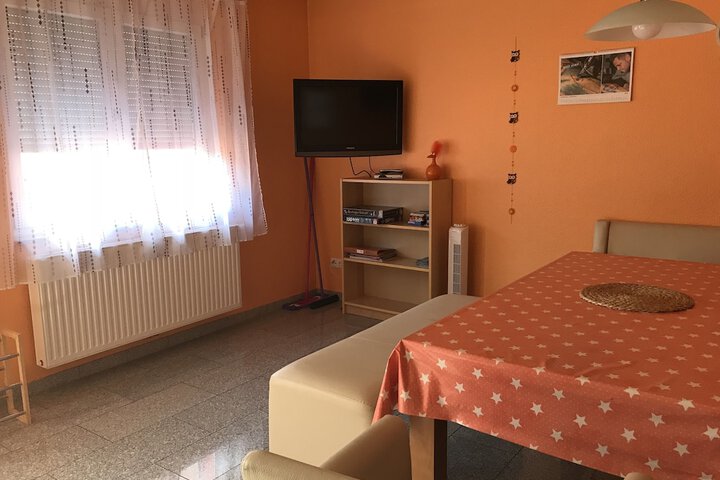 Room 25 of 63