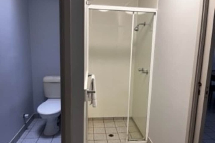 Room 70 of 108