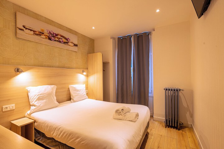Room 9 of 19