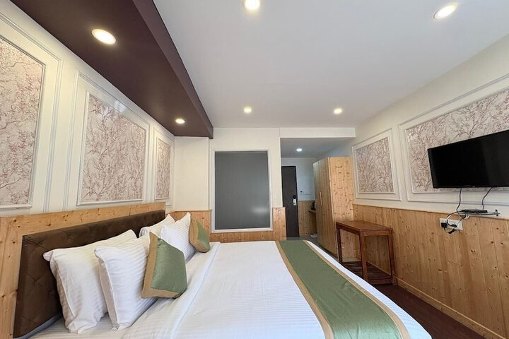 Room 10 of 50