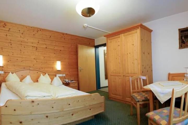 Room 9 of 61