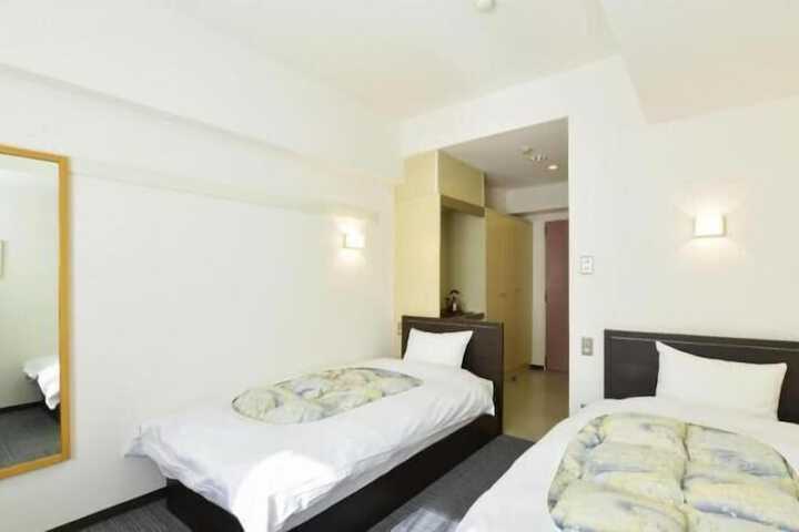Room 4 of 30
