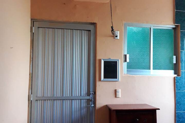 Room 5 of 8