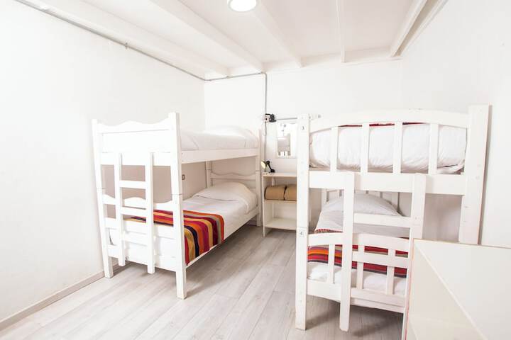 Room 12 of 37
