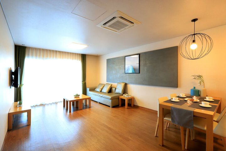 Room 8 of 78