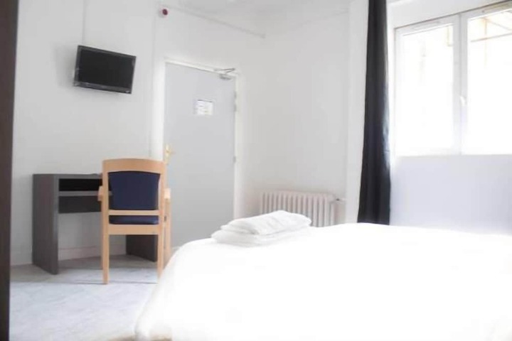 Room 7 of 34