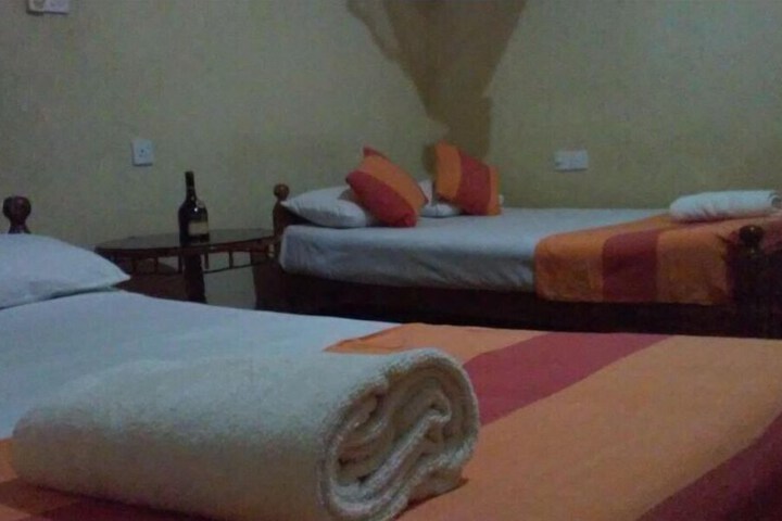 Room 4 of 49