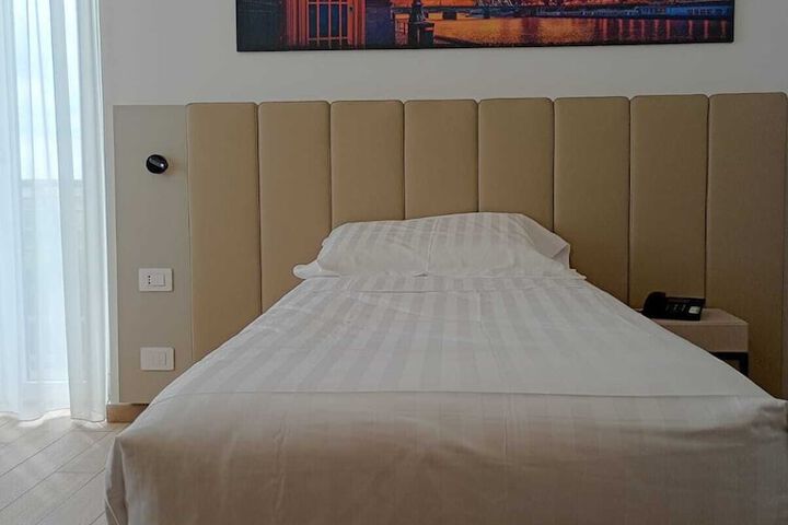 Room 3 of 22