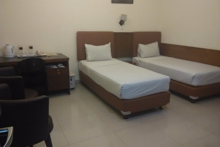 Room 3 of 12