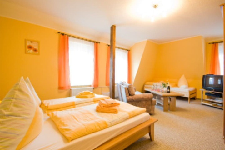 Room 9 of 11