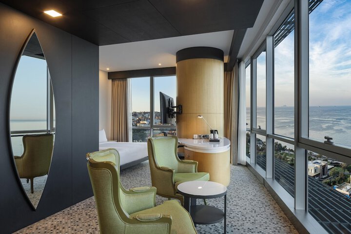 Room 74 of 191