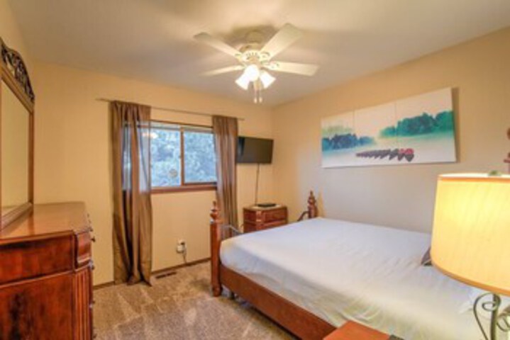Room 70 of 76