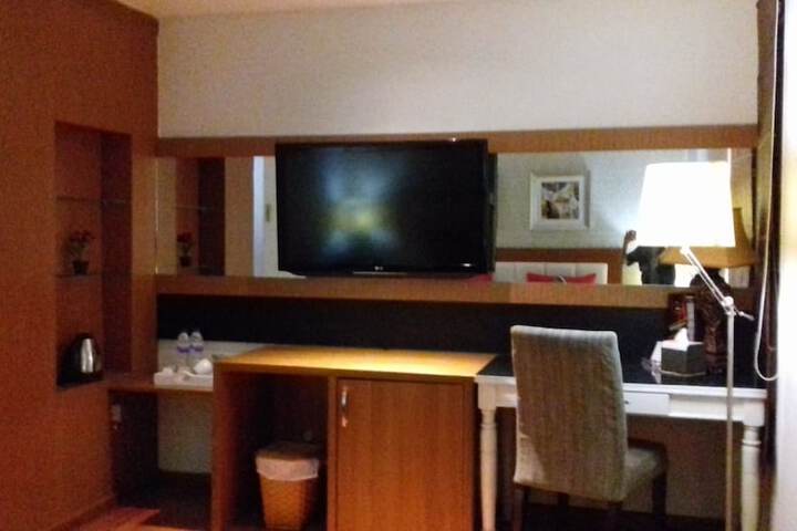 Room 11 of 42