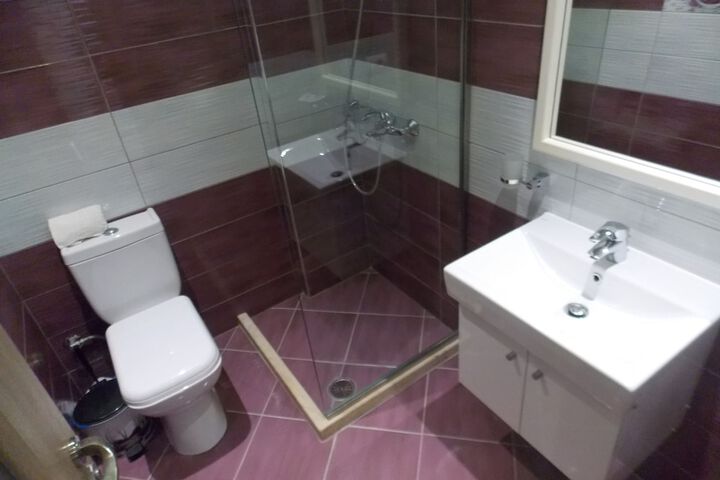 Room 7 of 14