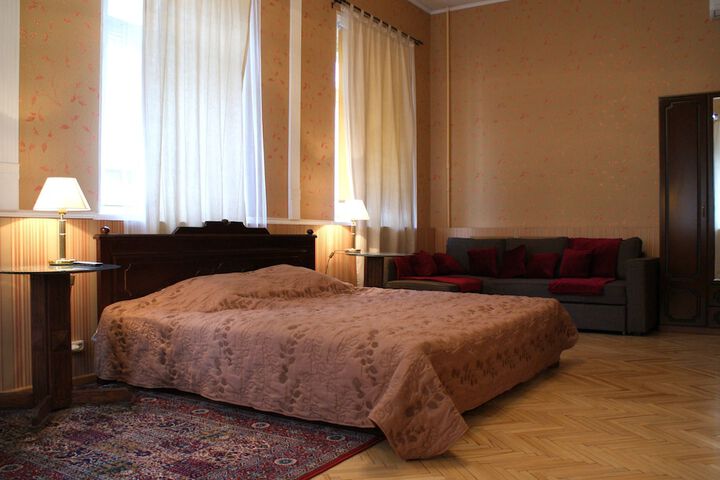 Room 9 of 62