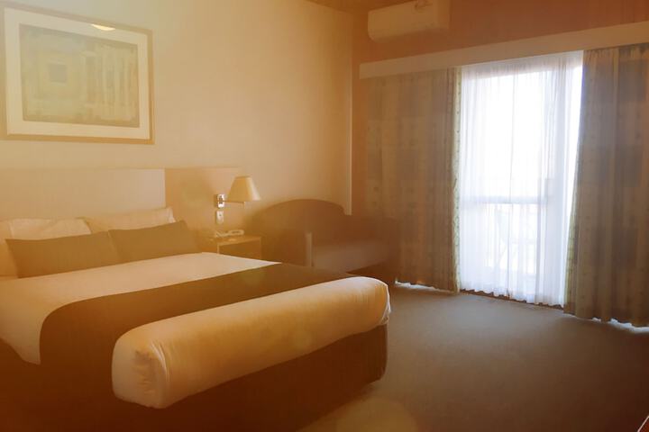 Room 14 of 146