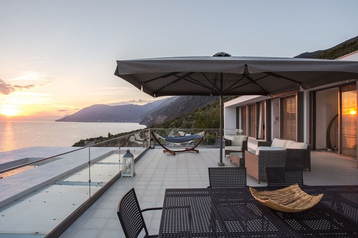 Terrace/Patio 104 of 142