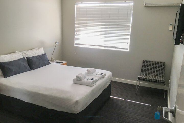 Room 11 of 40
