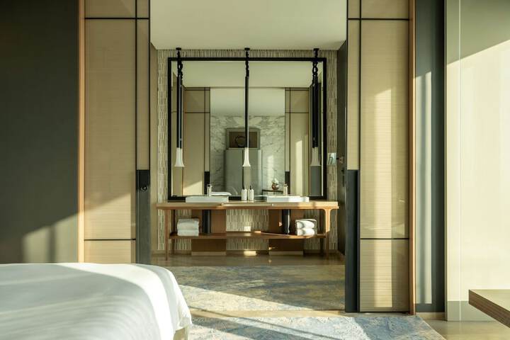 Room 25 of 154