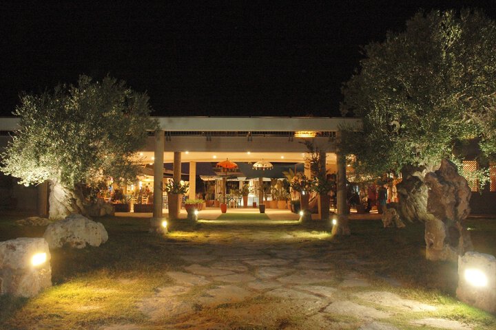 Hotel Exterior 4 of 43