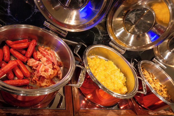 Dining 42 of 46