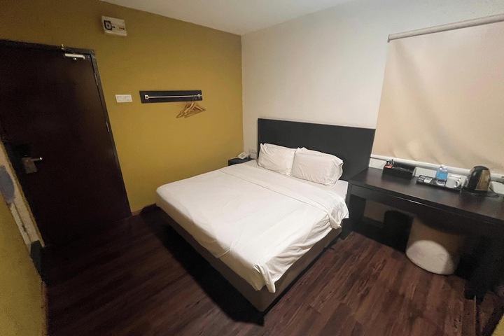 Room 14 of 88