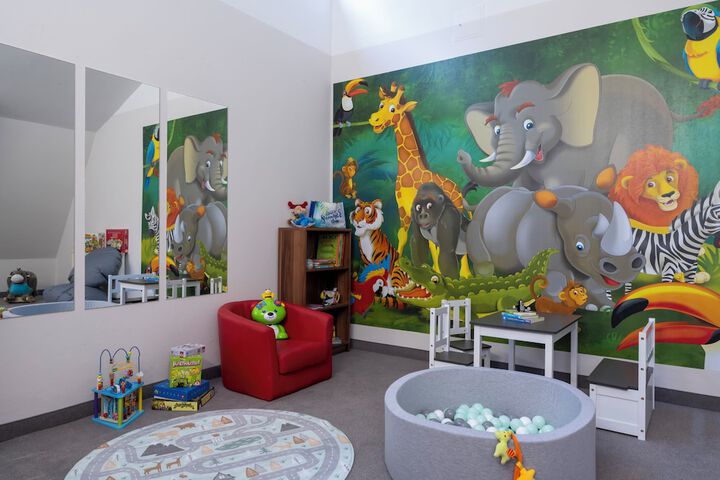Room 43 of 64