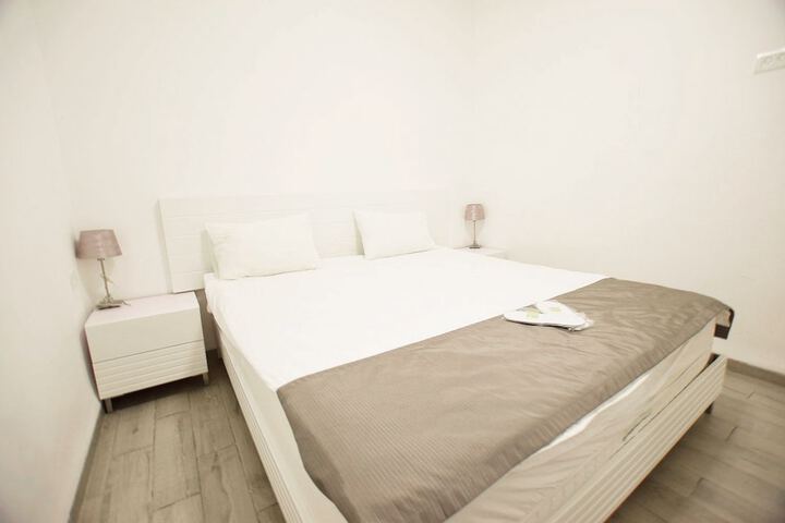 Room 43 of 78
