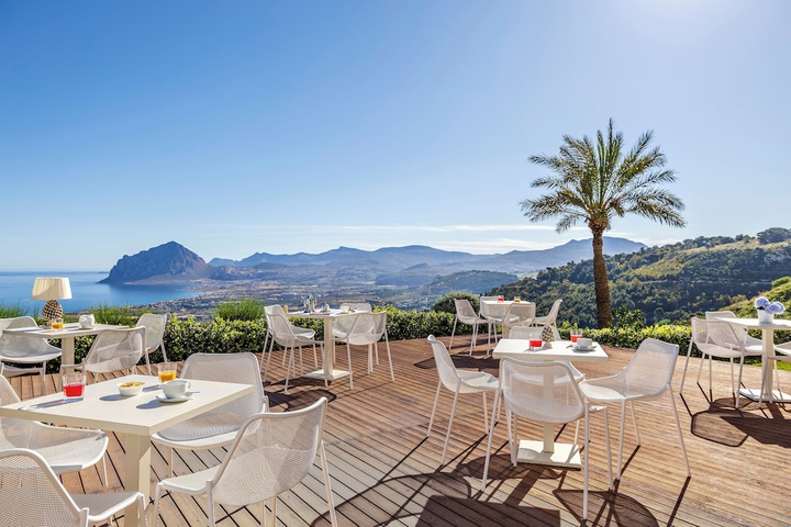 Terrace/Patio 126 of 128