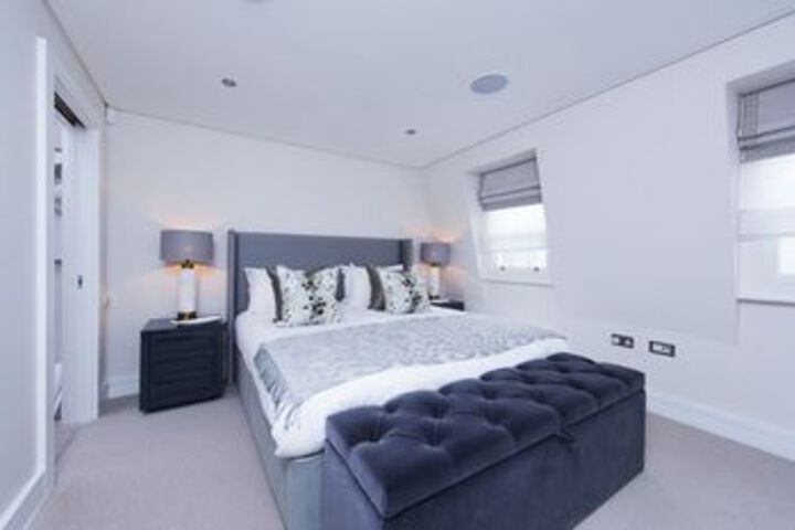 Room 10 of 30