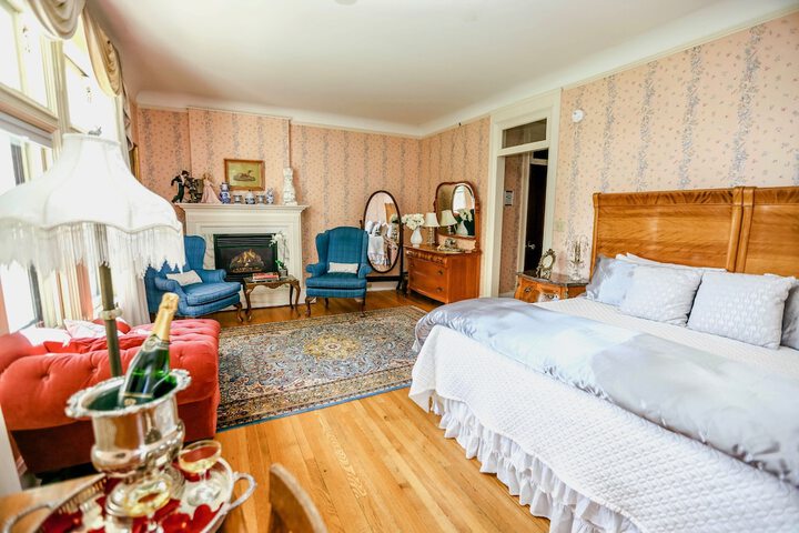 Room 32 of 288