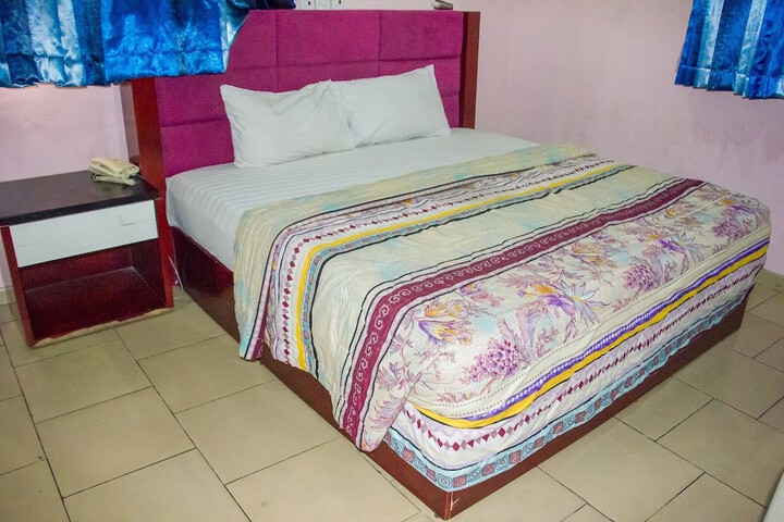 Room 26 of 48