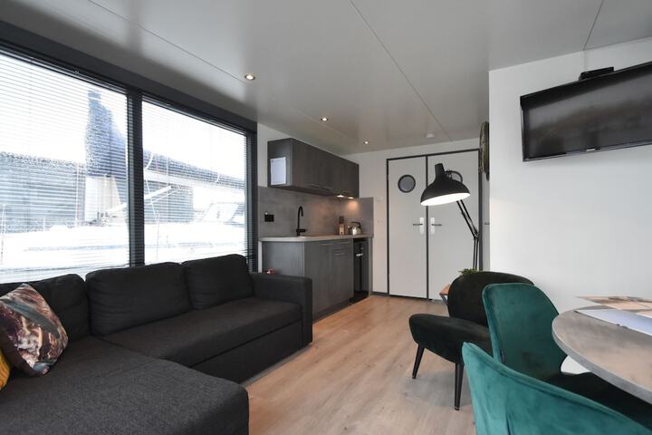 Room 11 of 29