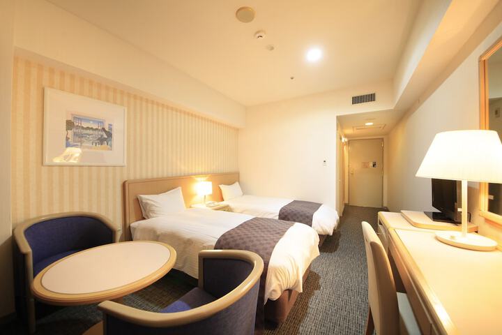 Room 18 of 36