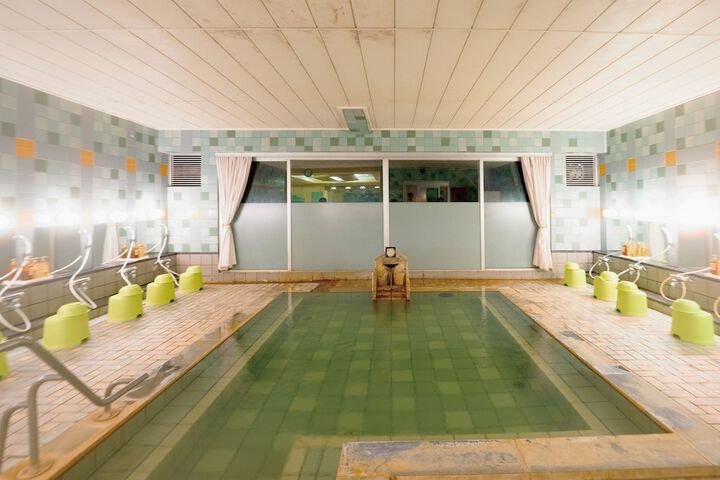 Room 14 of 30