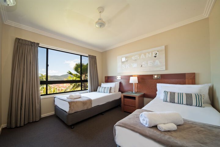 Room 2 of 139