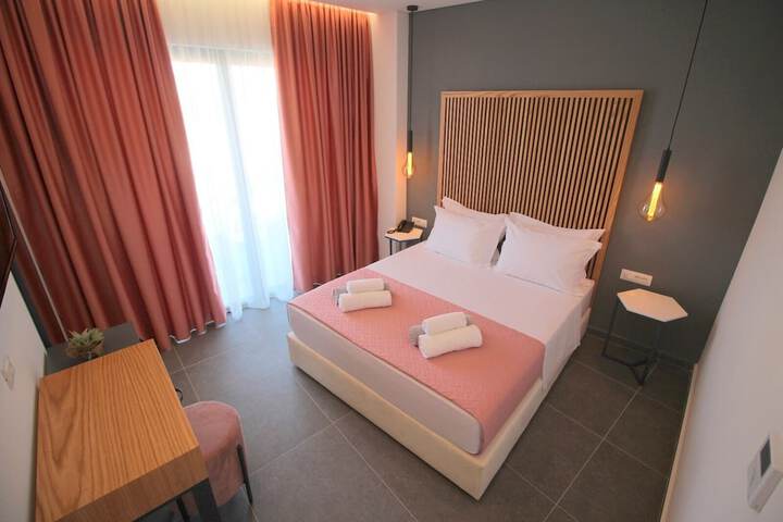 Room 10 of 38