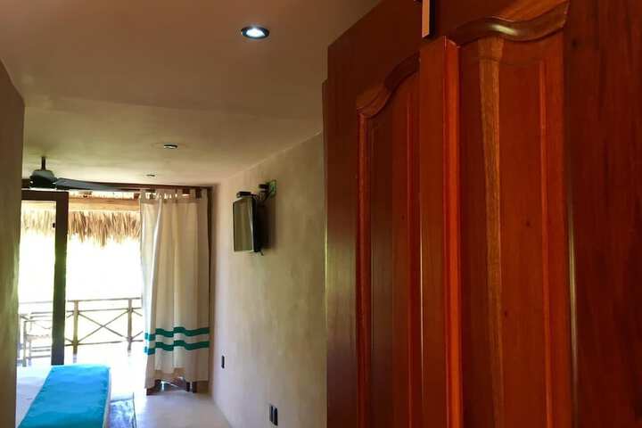 Room 4 of 40