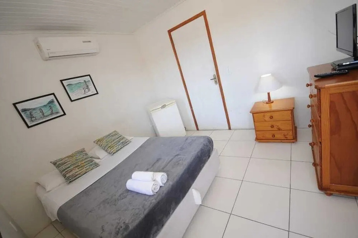 Room 4 of 17