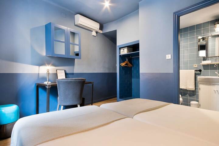 Room 5 of 44