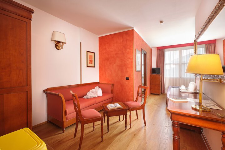 Room 12 of 81
