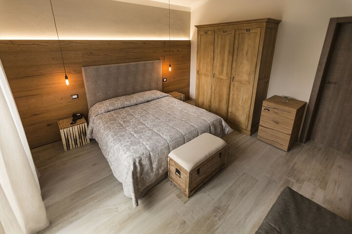 Room 6 of 87