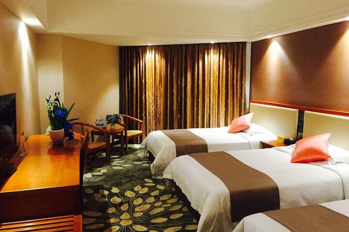 Room 15 of 65
