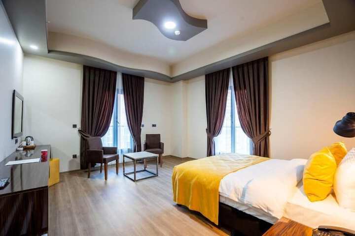 Room 40 of 91