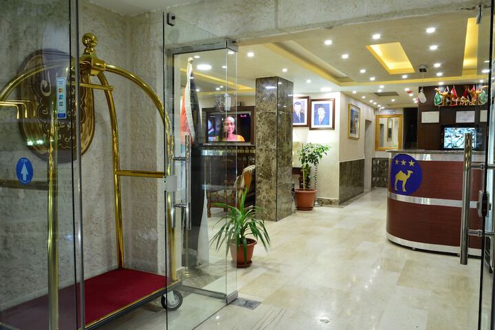 Check-in/check-out kiosk