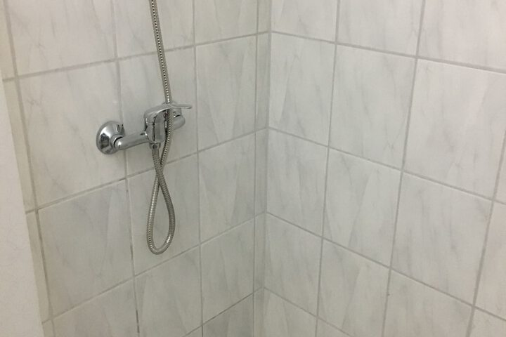Room 9 of 11