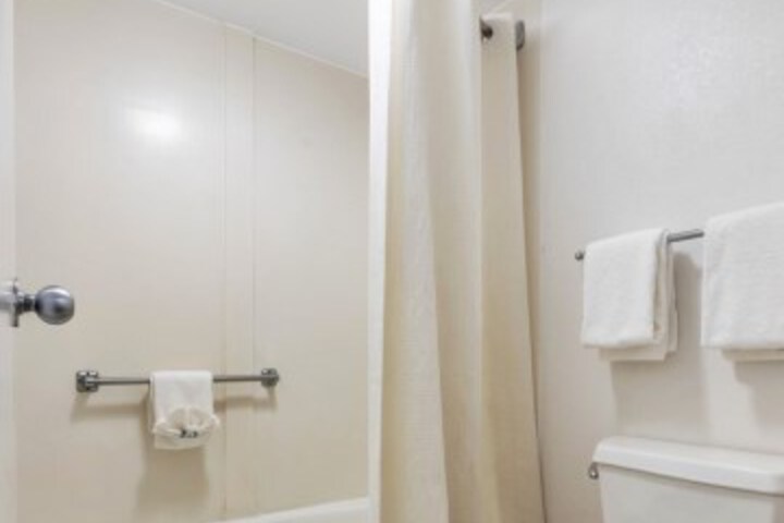 Room 18 of 34