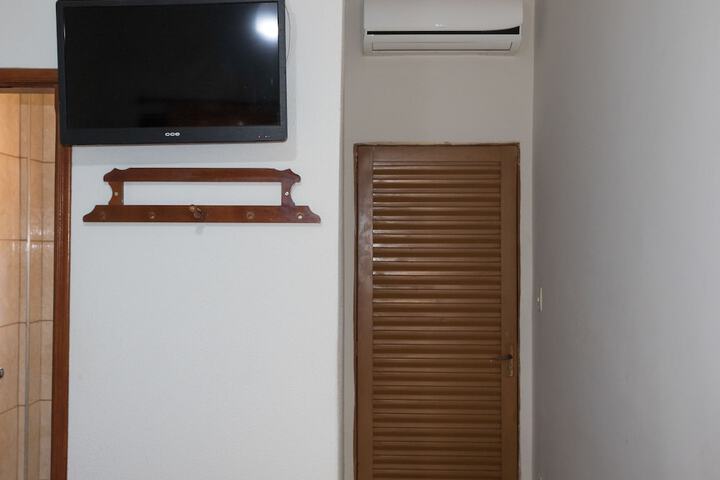 Room 11 of 40